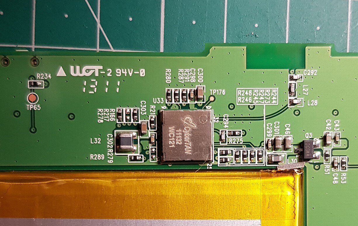 Detailansicht der Platine des Tolino shine mit WLAN modul (WiFi single-chip) CyberTAN WC121