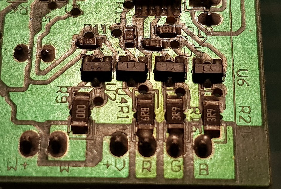 Detailansicht mit Steuer-Transistoren
