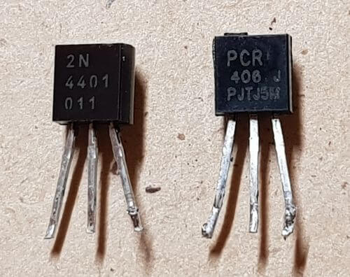 Ausgebauter NPN-Transistor 2N4401 und Thyristor PCR406
