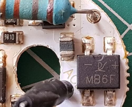 Detailansicht mit Brückengleichrichter MB6F