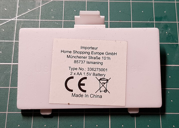 Herstellerkennzeichnung auf der Batterie-Abdeckung (HSE24)