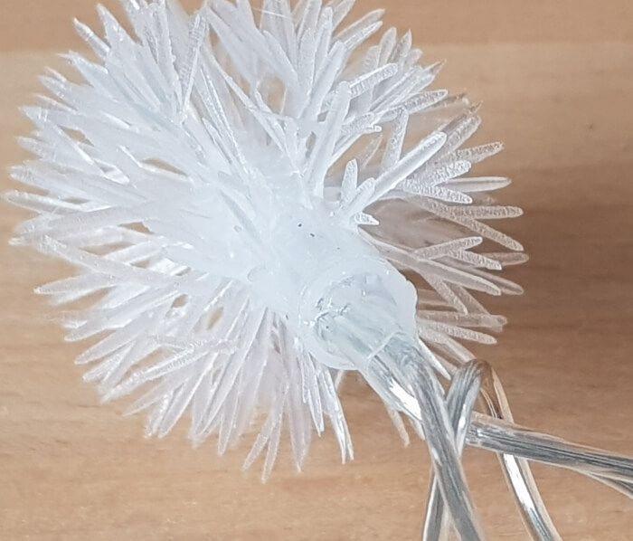 Detailansicht einer LED mit Kunststoff-Kappe