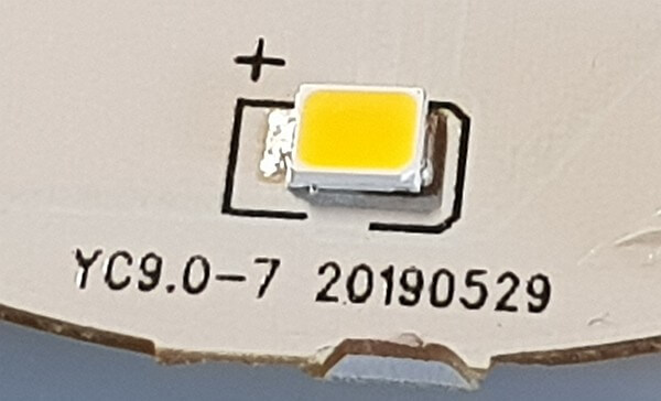 Detailansicht mit einer SMD-LED