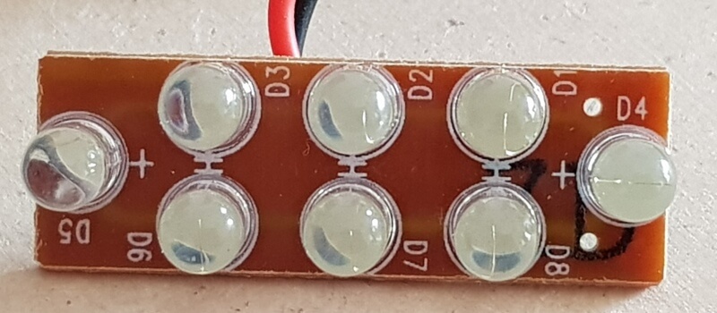 Platine mit 8x LEDs (kaltweiss) der Taschenlampe