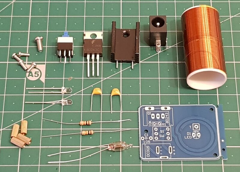 Bauteile für das BD243 Mini Tesla Coil Kit